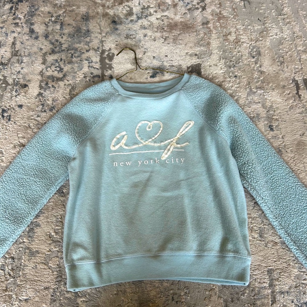 ABERCROMBIE AND FITCH SWEATSHIRT